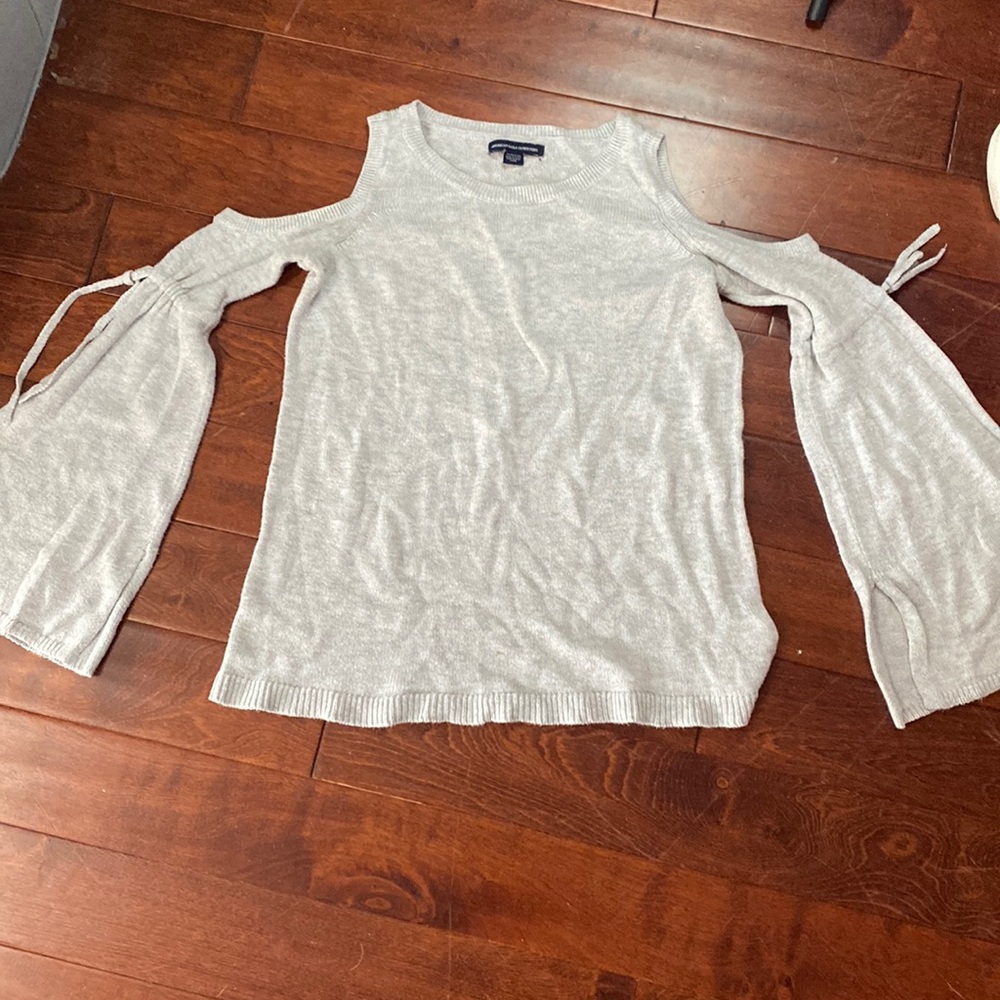 Cute shoulder less sweater American eagle